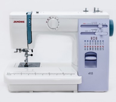 Электромеханическая швейная машина Janome 415 Простая и надежная электромеханическая машина Janome, широко известная среди профессиональных швей и любителей.